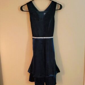 Speechless Kids Design Sleeveless Velvet Green Dress with Rhinestone Belt